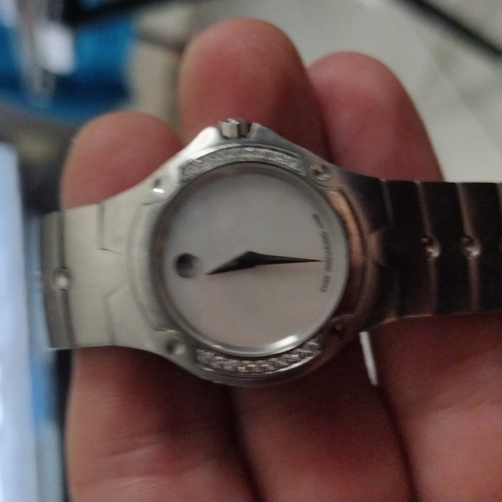 Diamond Movado SE